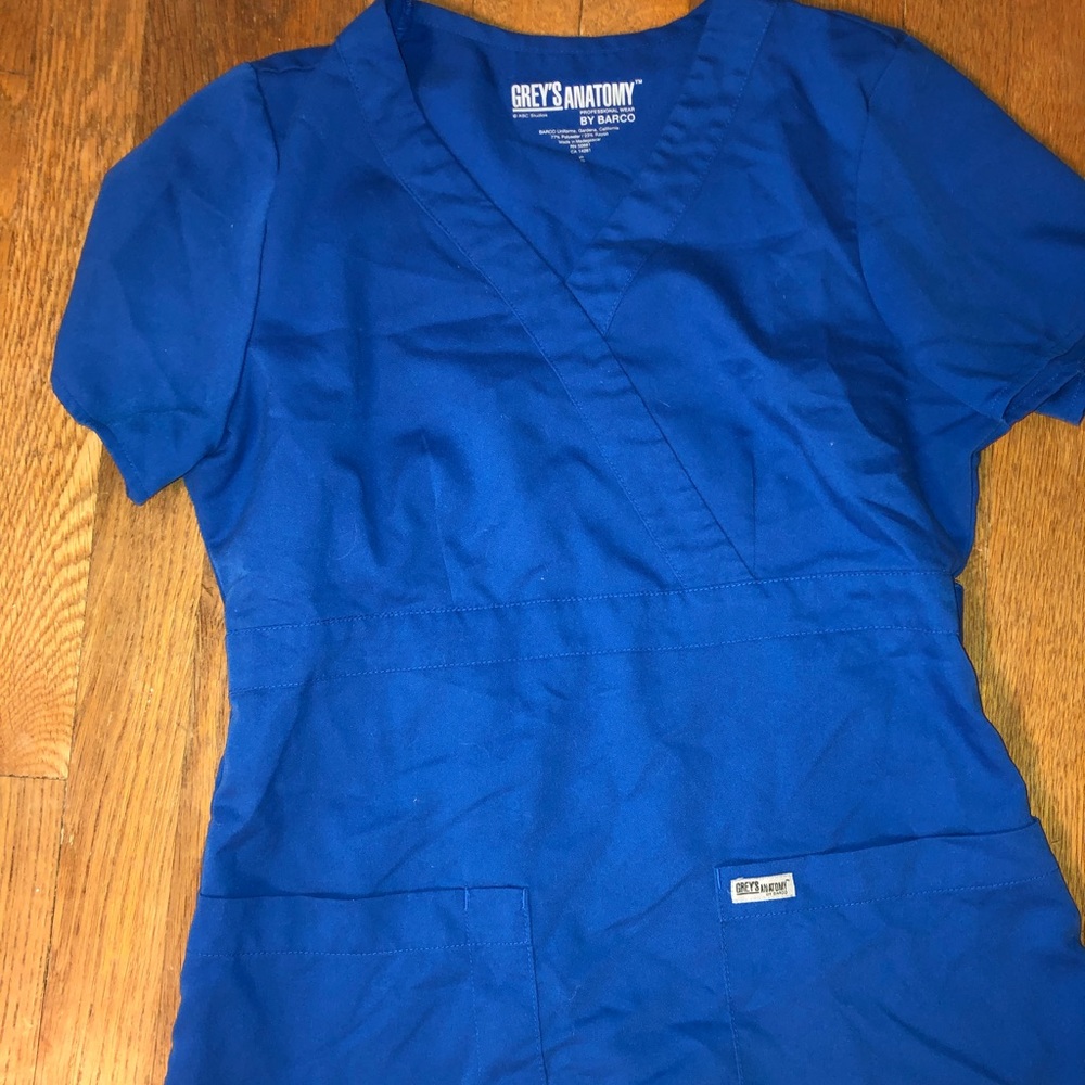 Grey’s anatomy size small royal blue scrub top